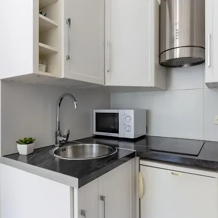 On Dante Street Next To The Sea