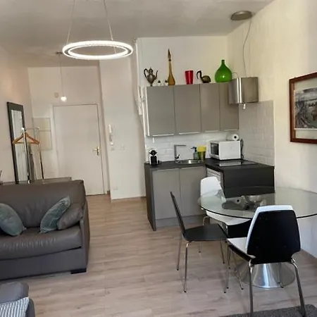 Apartman On Dante Street Next To The Sea *