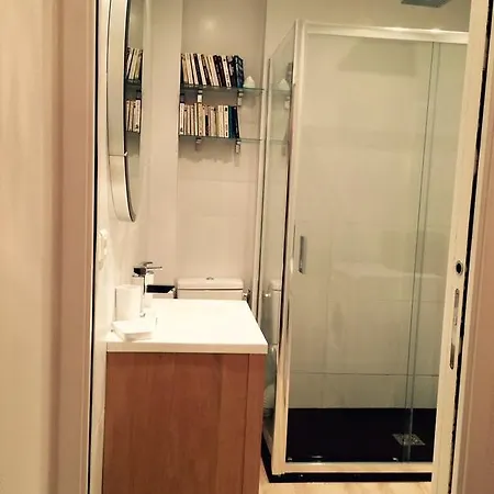 On Dante Street Next To The Sea Apartman