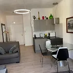 Апартаменты On Dante Street Next To The Sea *