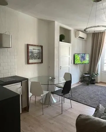 On Dante Street Next To The Sea * Nice